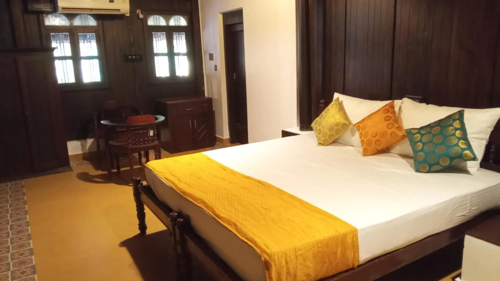 Shantitheeram Ayurveda Lakeside Heritage Resort Alappuzha India
